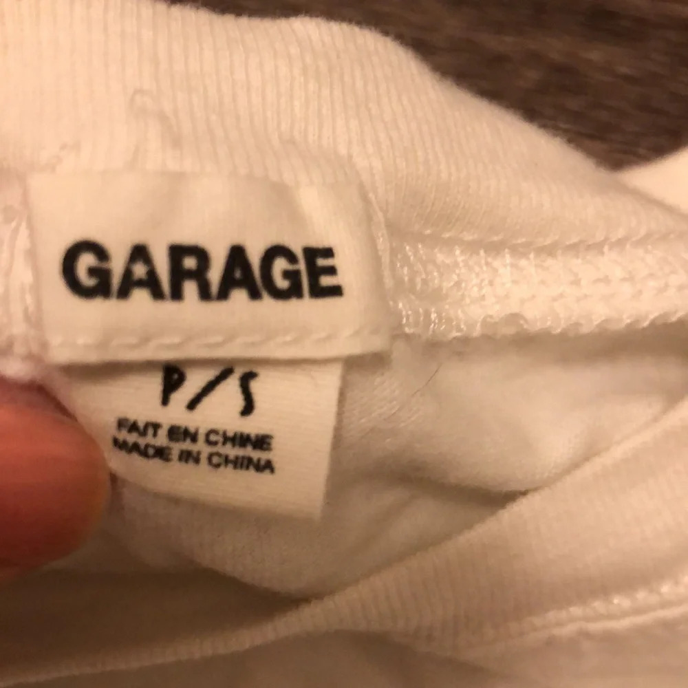 Garage Cropped Tshirt - Picture 3 of 3